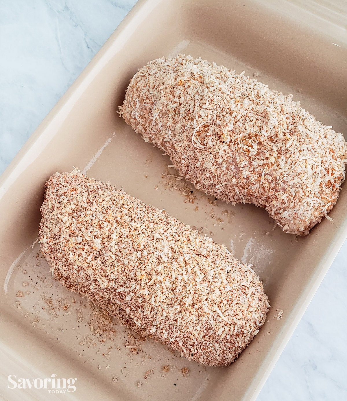 Stuffed chicken coated with breadcrumbs