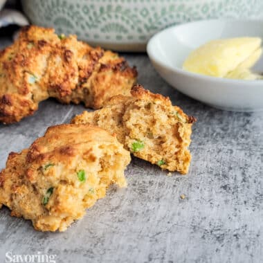 Whole wheat biscuits with chives