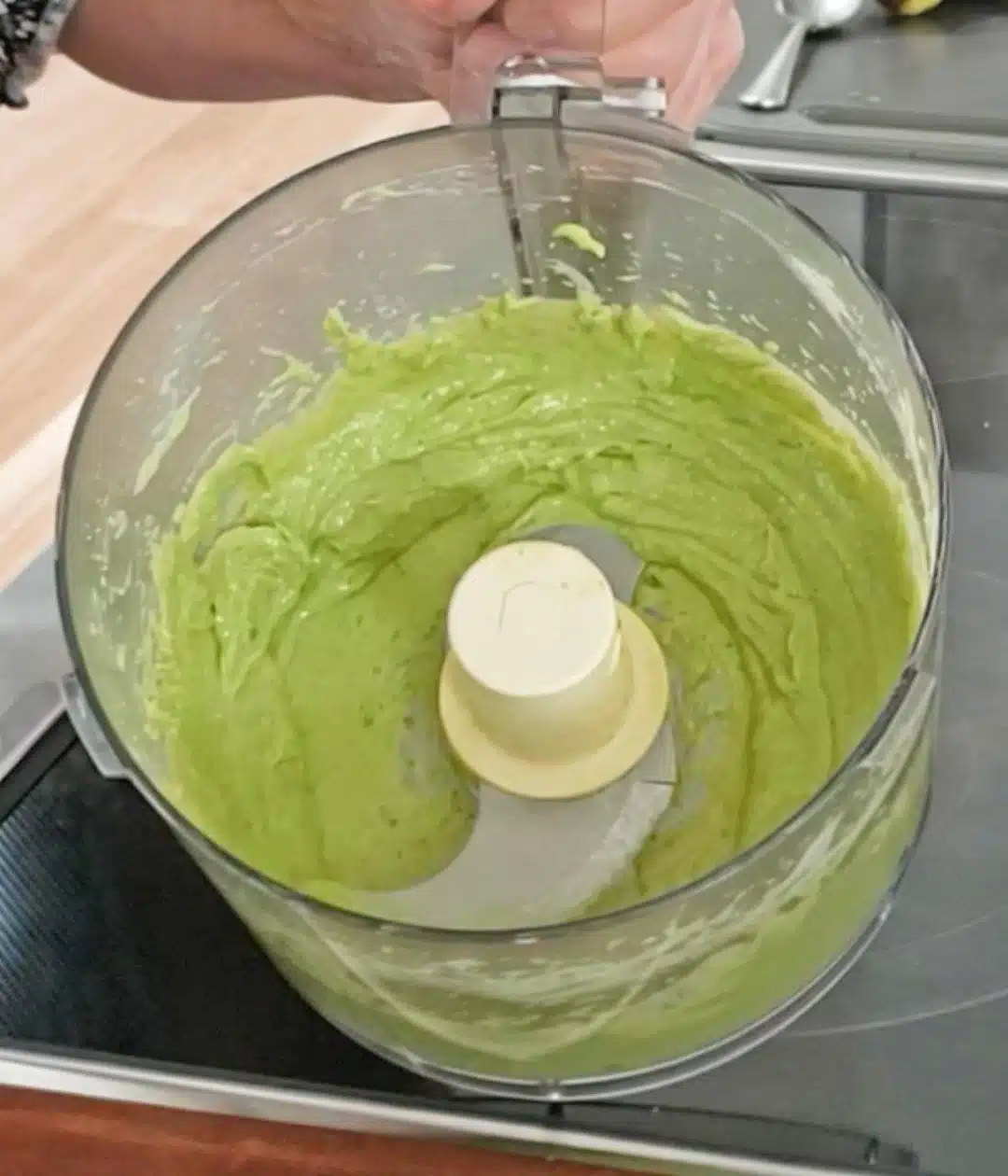 avocado crema in a food processor