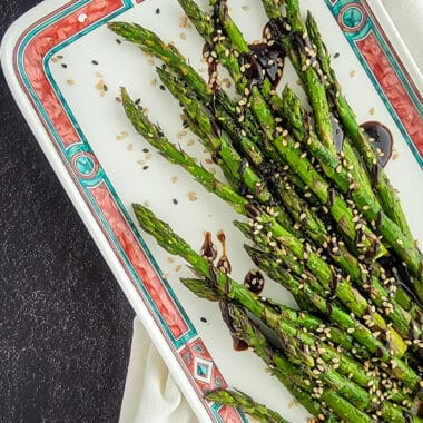 roasted asparagus with hoisin sauce and sesame seeds