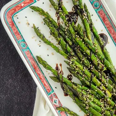 roasted asparagus with hoisin sauce and sesame seeds